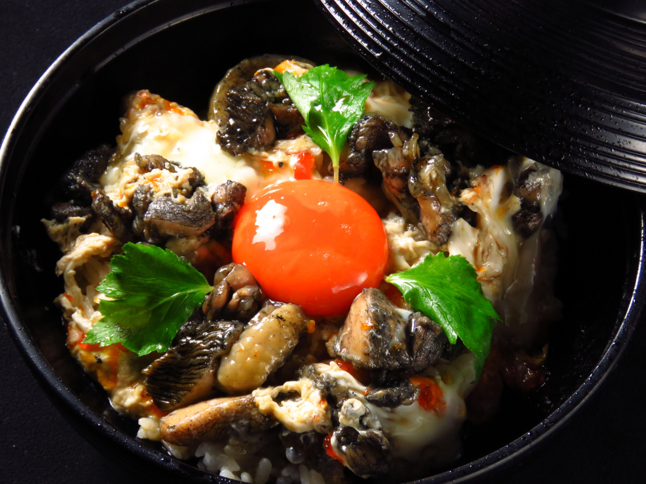 海鮮付き！[90分飲放]鮮魚のカルパッチョコース/究極の親子丼/ももの炭火焼含4500円税込